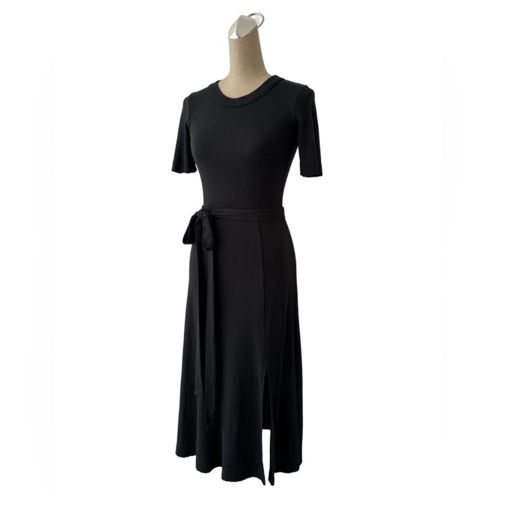 Short SLV ripped Club Monaco Dress